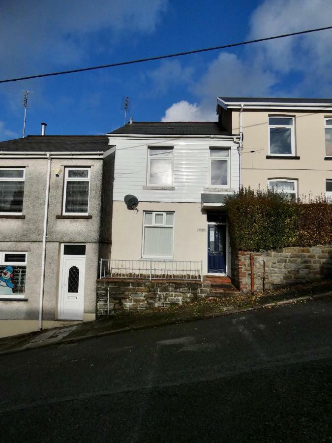 Hotel Hill Breeze House Merthyr Tydfil Exterior foto
